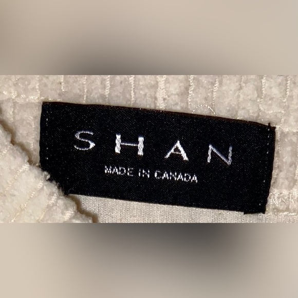 Women’s SHAN oversized cream/white very oversized sweater size Medium - Picture 5 of 16